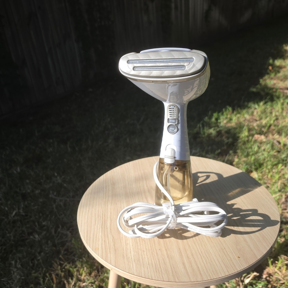 Conair Turbo Extremesteam Handheld Fabric Steamer White Gold GS38